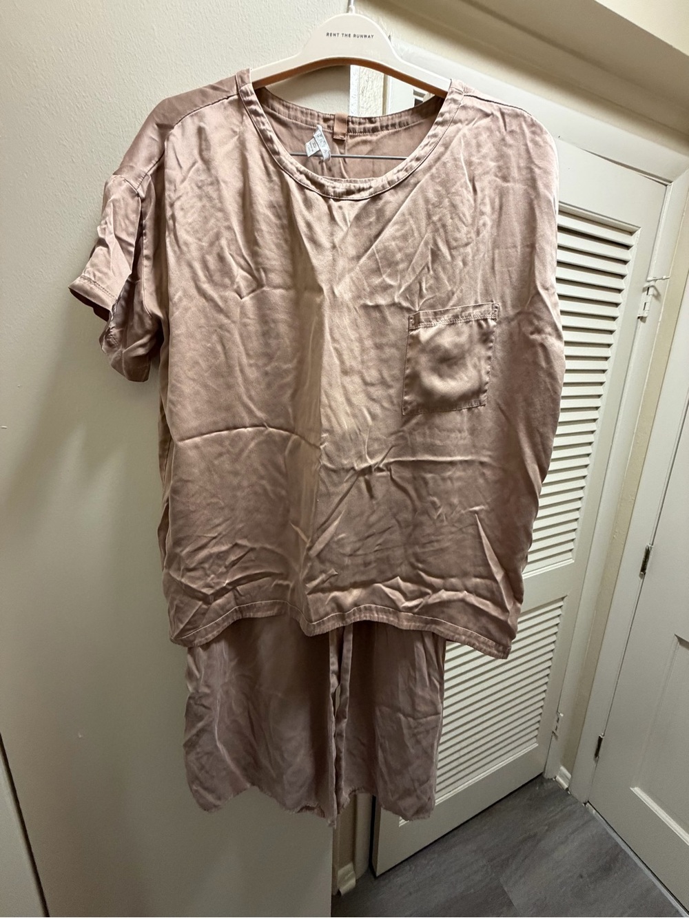 Lunya Washable Silk Tee Pant Set Short Sleeve Top in Pink